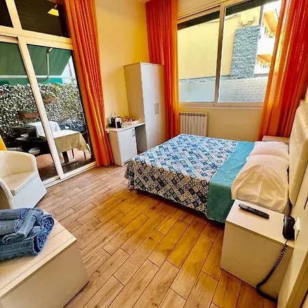 بيت ضيافة Casa Zeffirino سانريمو