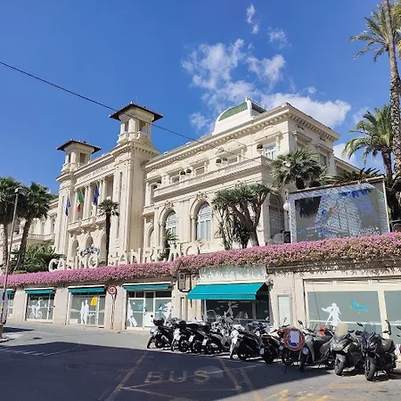 Casa Zeffirino 3* سانريمو
