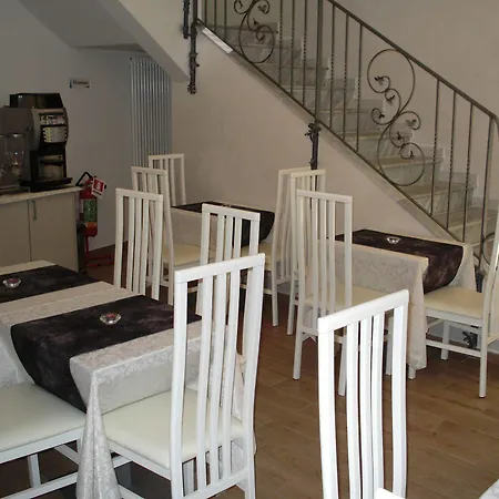 Casa Zeffirino 3* サンレモ
