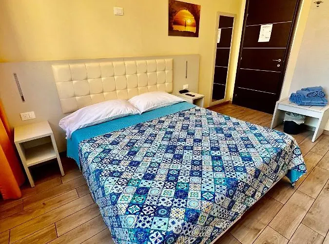 Casa Zeffirino 4* סנרמו