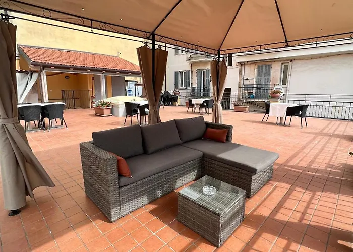 Casa Zeffirino 4* סנרמו